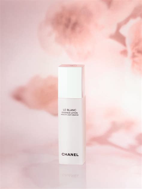 Chanel Review > Le Blanc Essence Lotion (Healthy Light Creator 